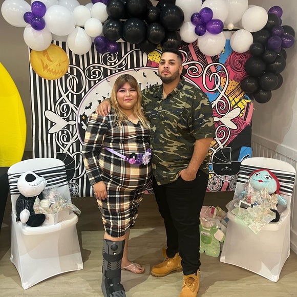 Meet your Posher, Karina - Picture 2 of 2